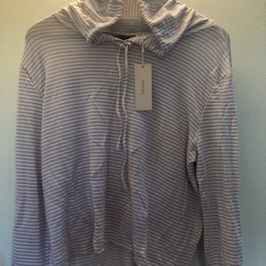 Night lounge shirt with hood